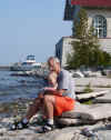 ameliaandgrandpa.jpg (155221 bytes)