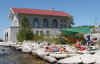 chillinzone1.jpg (212984 bytes)